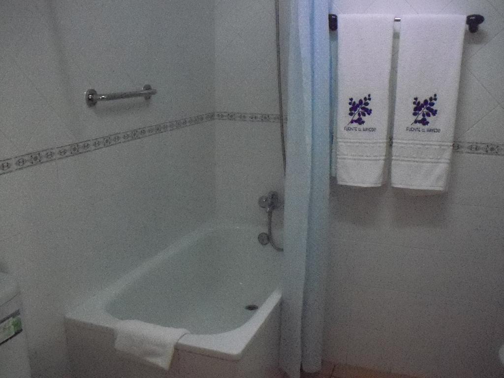 Fuente El Hayedo Hotel San Vicente De La Barquera Buitenkant foto